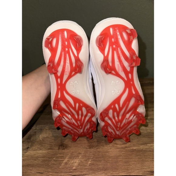 Under Armour Women's 6.5 UA Glyde MT Charged USA Softball Cleats - Picture 7 of 8